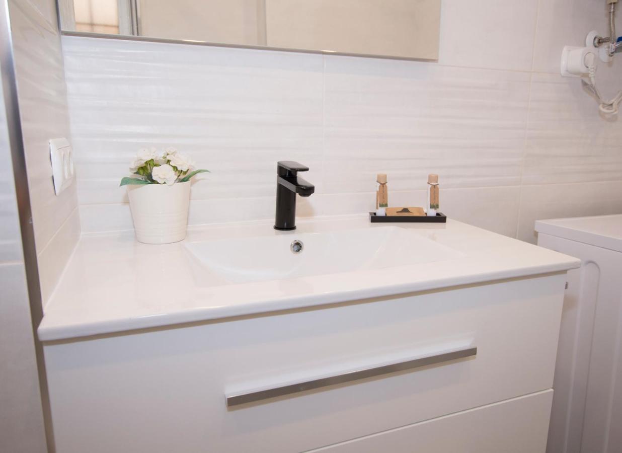 Cosy Apartment Close To Sea, Wifi, Air Cond Κάλπε Εξωτερικό φωτογραφία